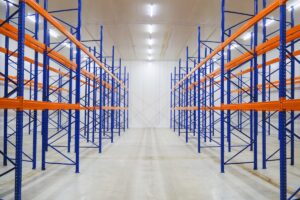 Jak wybrać odpowiednie regały magazynowe